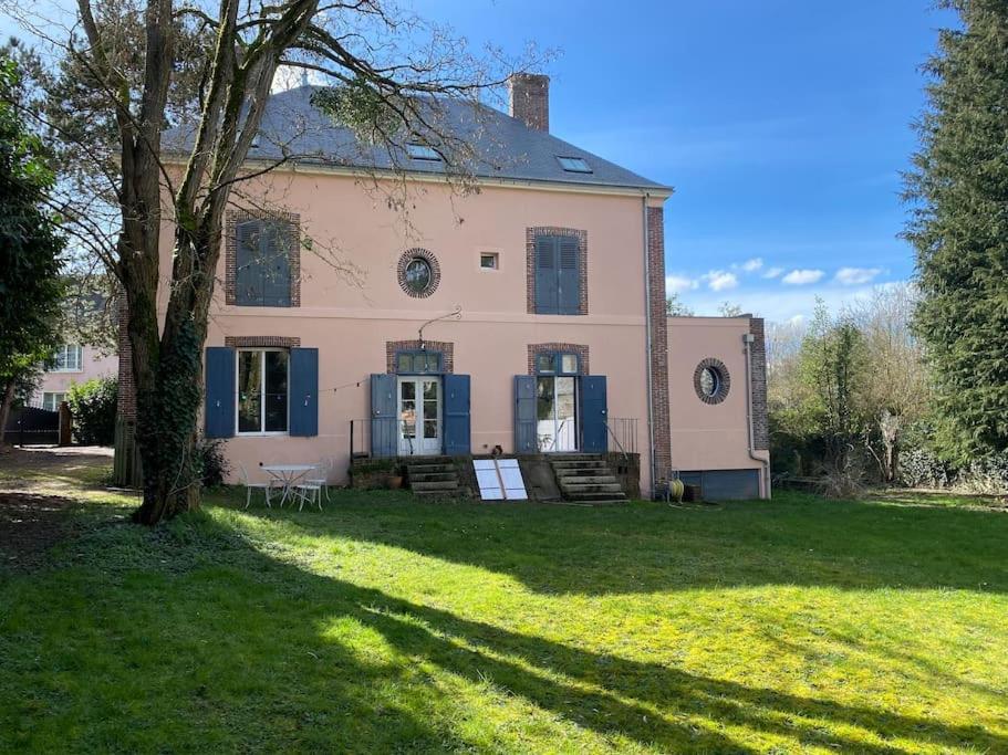 Maison Leocha Sablons-sur-Huisne Buitenkant foto